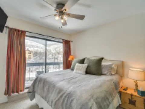 Private Ski Retreat in Avon: Eagle River Views! Hotels in Eagle-Vail
