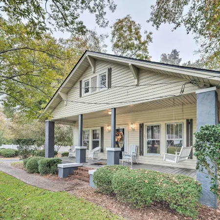 Burgaw House w/ Large Covered Porch & Swing!