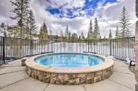 Condo w/ Mountain Views in Heart of Downtown! - balcony