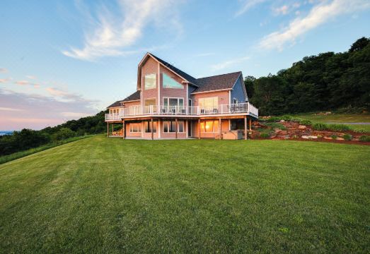 Lake View Champlain Home w/ Hot Tub & Sauna! (Georgia) - 2026