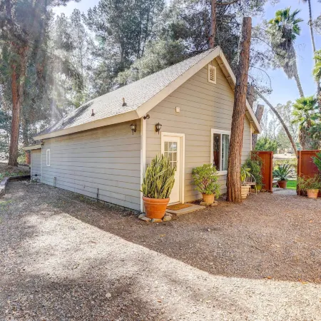 Fallbrook Vacation Rental 3 Mi to Wineries!