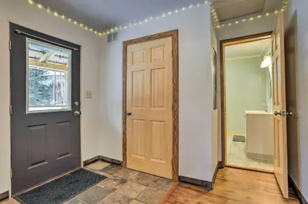 Alaskan Retreat Near Matanuska Glacier and River! Отели в г. Глейшер Вью