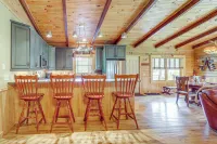 4 Mi to Grandfather Mtn! Family-Friendly Cabin - Homestays