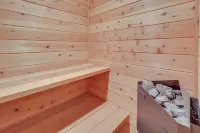 Ski-in/Ski-Out w/ Sauna in Jay Ski Peak Resort!