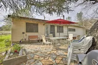 Cozy Home w/ Patio Near Yosemite National Park! - Pet friendly