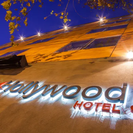 Be Hollywood!