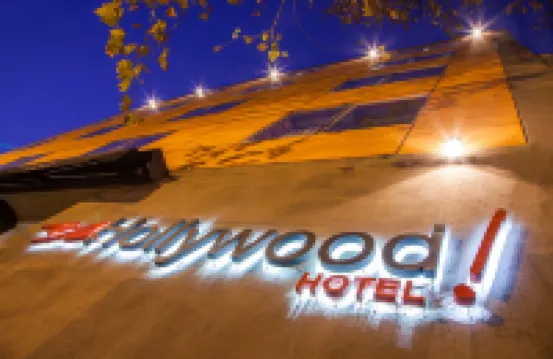 ビー ハリウッド