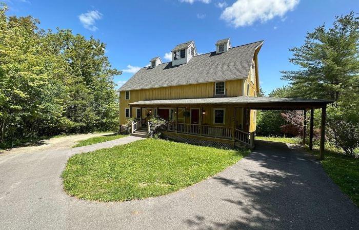 Yellow Barn Estate