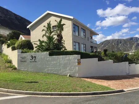 Hermanus Heights Villa