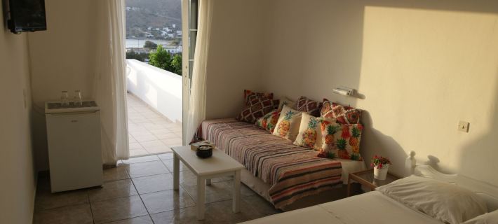 Armadoros Hotel / Ios Backpackers Hotels in Ios