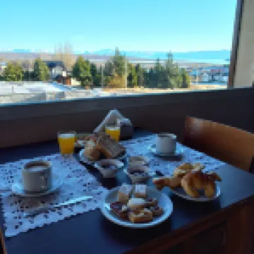 蒂拉特胡爾策旅館及公寓 埃爾卡拉法特酒店