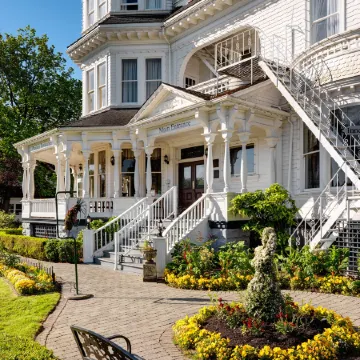 Pendray Inn and Tea House