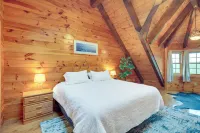 Peaceful Raphine Cottage w/ Deck & Fireplace! - Parking