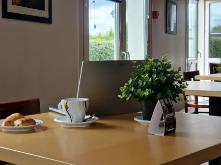 Prest'Hôtel Epinal Chavelot Отели в г. Эпиналь