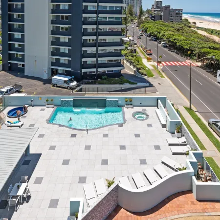 The Waterford on Main Beach