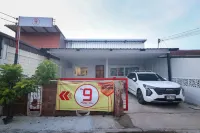 No.9 Hostel Kanchanaburi Отели в г. 