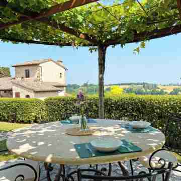 La Capannina with view over the green tuscany hills Hotel Exterior