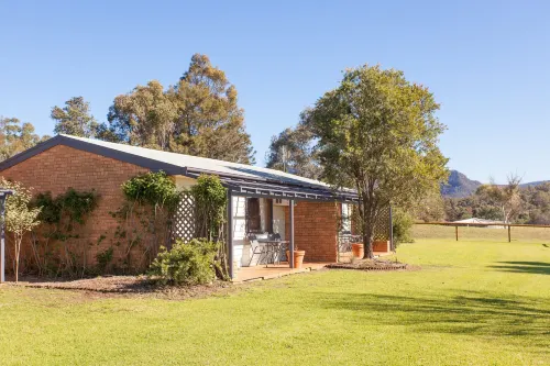 Pokolbin Farm Stay Hotels in Mount View