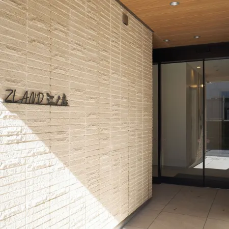 Z LAND Enoshima Отели рядом с достопримечательностью «Пляж Дзуси»