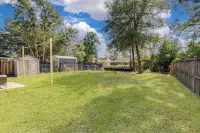 Pristine waterfront 3 bed/2 bath home. Great location between Savannah & Tybee!