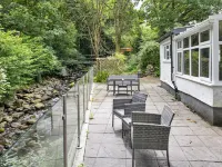 Nant Cottage Hotels in Caerhun