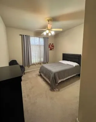 Luxurious 4-bedroom home with patio Hotel a Turlock