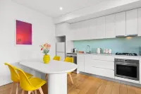 센트럴 밝은 2 베드, 발코니 에어컨 있음