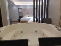 Golden Elite Hotel - Hot Tub