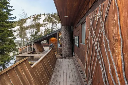 Mt. Jola by Avantstay A 5-Minute Walk Away to Palisades and Lifts