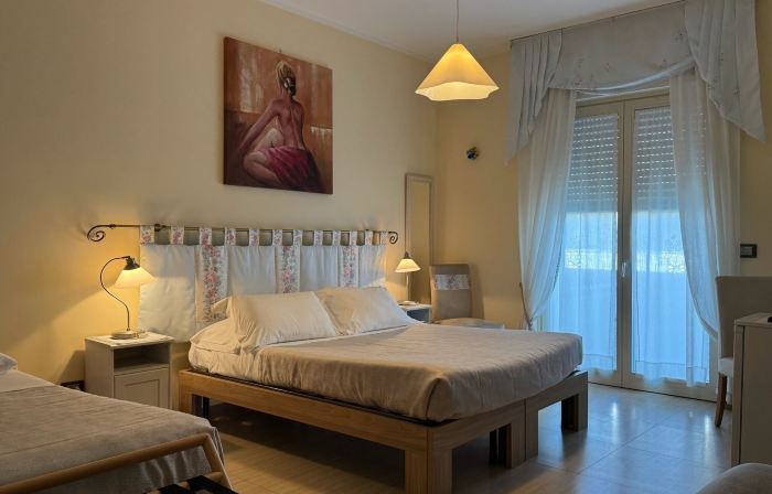Eremes Rooms & Apartments
