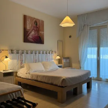 Eremes Rooms & Apartments