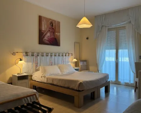 Eremes Rooms & Apartments クーネオのホテル