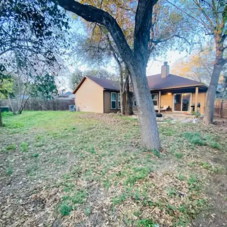 Spacious 3 BDRM for 9 - SA & NB