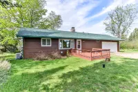 Spectacular Sunsets and Scenic Wildlife - Stunning Lakefront Haven St. Germain住宿飯店