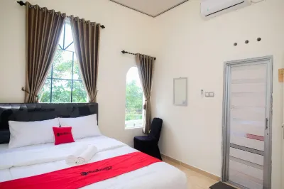 RedDoorz near Terminal Bus Purwokerto Hotel dekat Pangeranan Banyumas