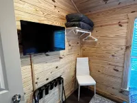 Cozy pet friendly 2-bedroom cabin in Steinhatchee, FL Hotels in Steinhatchee