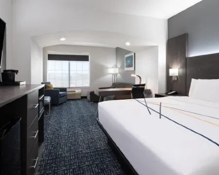 La Quinta Inn & Suites by Wyndham Muskogee Hotels in Muskogee