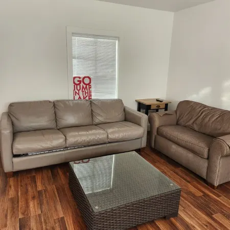 Cozy 1 bedroom cabin in peaceful Trinity Center with AC