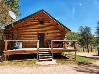 Peaceful Cabin Getaway near Wind Cave and Custer National Park
