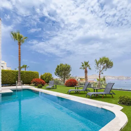 Stunning Villa with Private Pool and Luxuriest Views