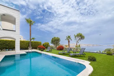 Stunning  Villa with Private Pool and Luxuriest Views Hotels in 
