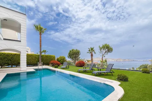 Stunning  Villa with Private Pool and Luxuriest Views