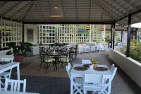 Sugarapple Inn