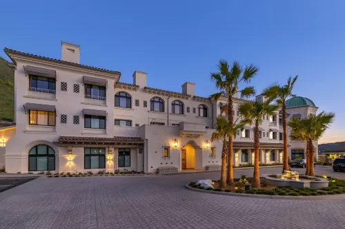 Cambria Hotel Calabasas - Malibu Hotels in Agoura Hills