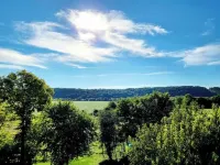 Cool Smokehouse on historic Manor House grounds!
