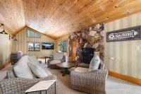Tahoe Forest Chalet 3Br House w/ Mountain Views