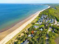 Bayview Beach Cottage For 4!