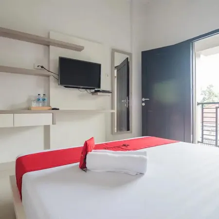 RedDoorz Syariah Near Tugu Juang Jambi