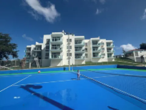 Charming 3-bedroom condo with pool and pickle ball in delightful Quebradillas Hoteles en Quebradillas