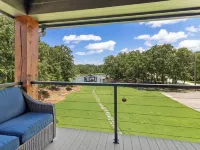 Richland Chambers Lakefront 2-story home with boat dock and pavilions. Hotel di County Freestone